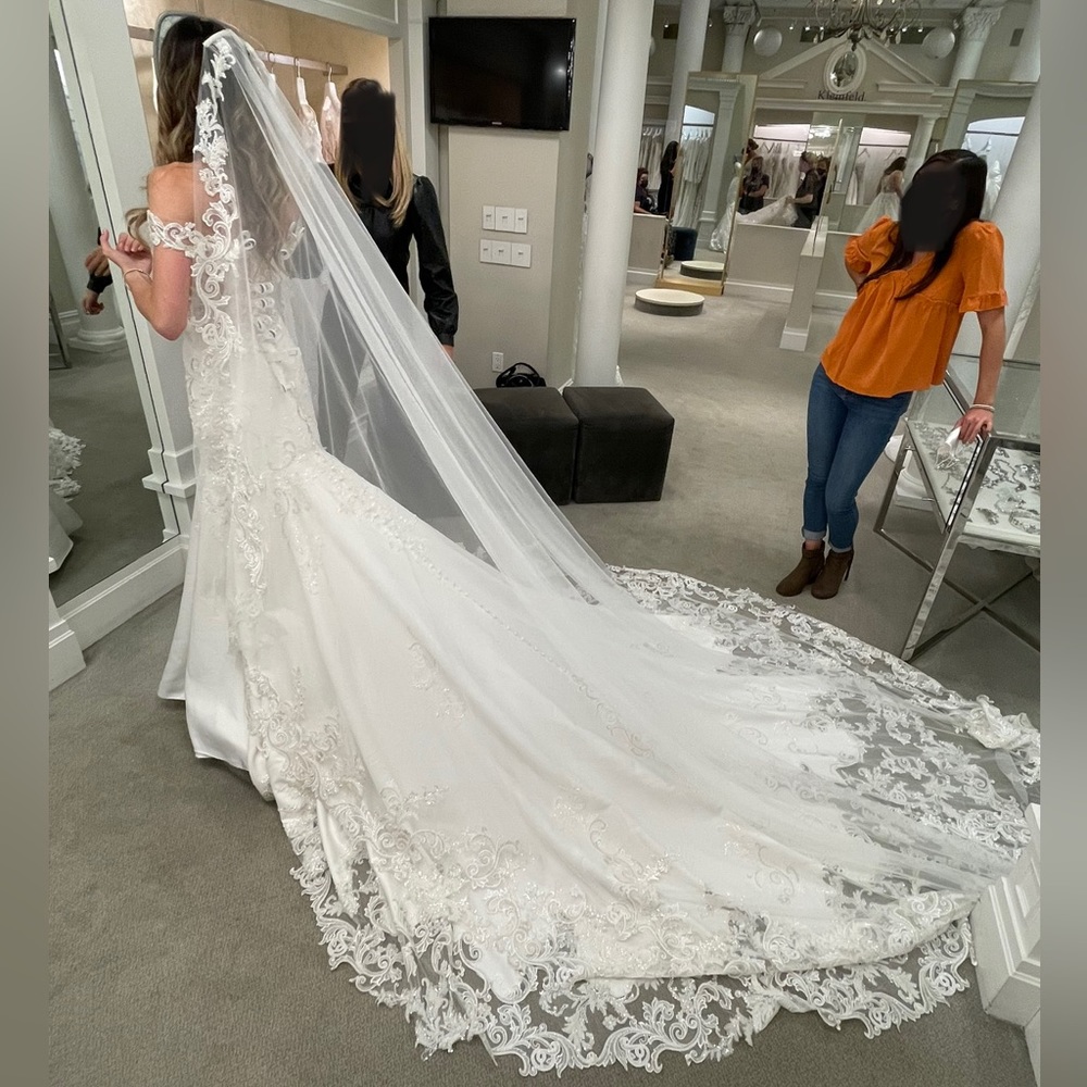 🆕 Disney Fairytale Weddings Cathedral Sparkle & Lace Embellished Veil (Jasmine)